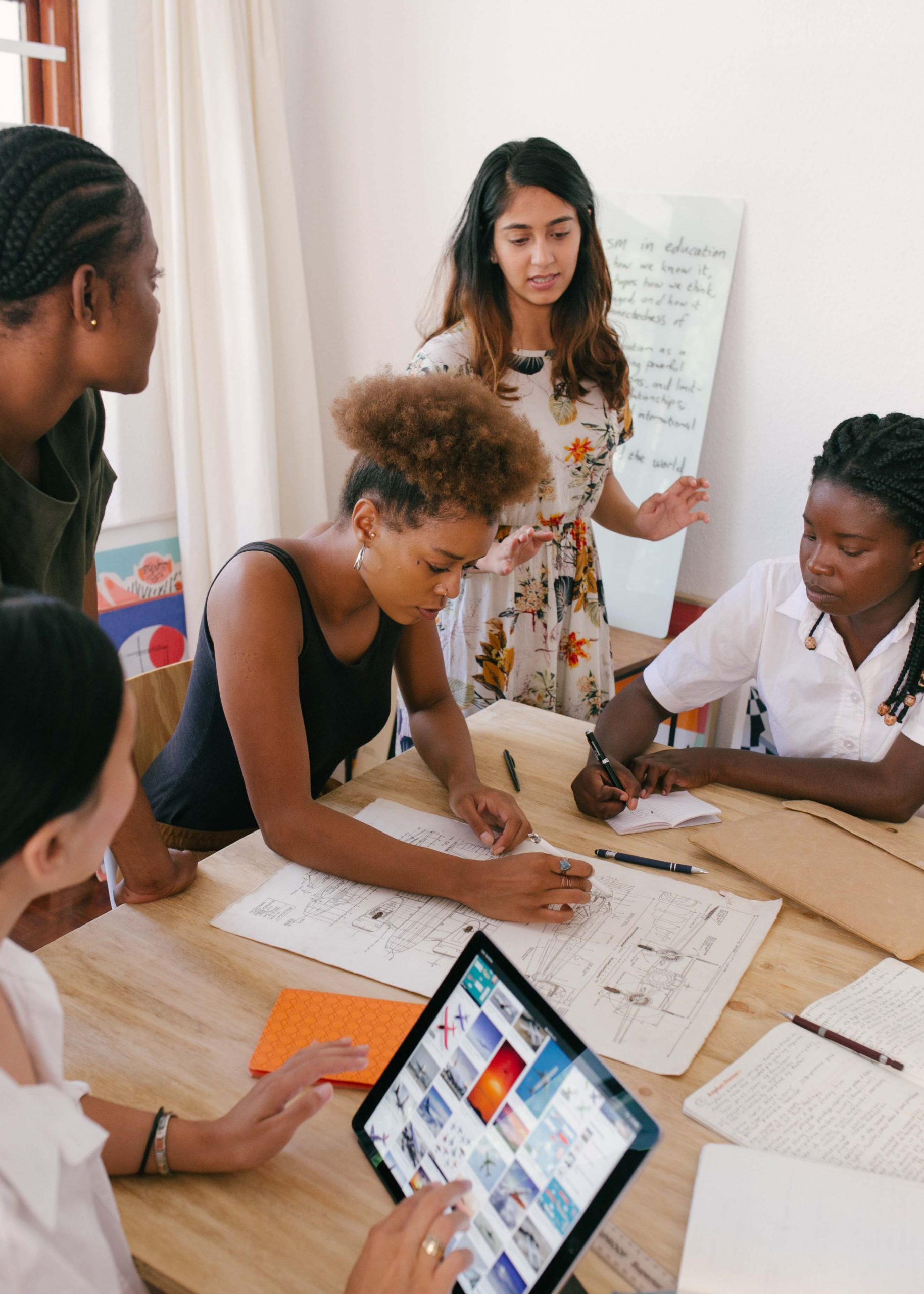 20 Best Creative Jobs That Pay Well for People Without a Degree Makedailyprofit