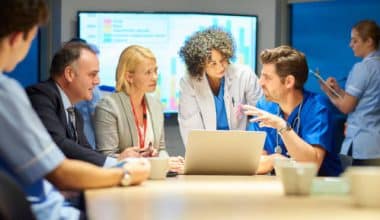 is-hospital-nursing-management-a-good-career-path